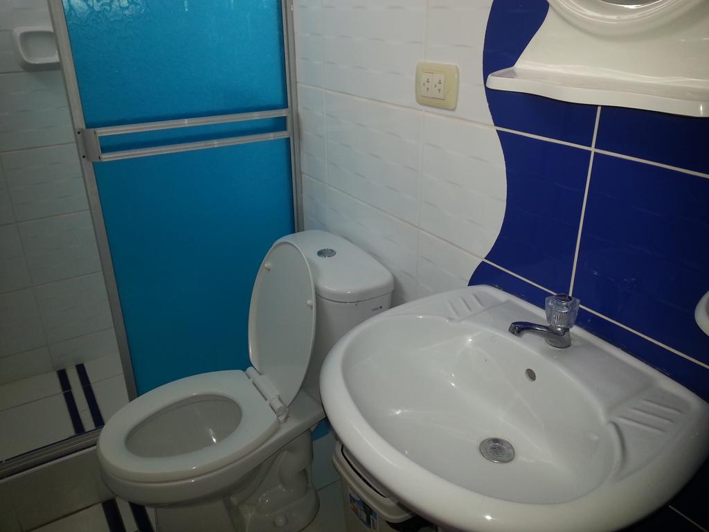 Hostal Puerto Ingles Ilo Buitenkant foto